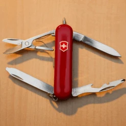 Victorinox Midnight Manager - Red -Camping Equipment Store 0.6366 5 600x600 b5f26456 c392 43a6 ac09 c429e0da3bf0