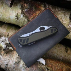 Victorinox Swiss Soldier's Knife - Green/Black Blistered -Camping Equipment Store 0.8461.MWCH 4 600x600 5e3aab92 5edd 457d a0fe dc7ffe78abc3
