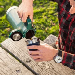 Stanley Classic Vacuum Growler 2QT Hammertone Green 11 Stanley Classic Vacuum Growler 2QT Hammertone Green -Camping Equipment Store 10 01941 099 2 600x600 d6105462 bce2 40f5 b7ab 887a725e5249