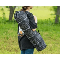 KZM New Hug Chair Black 27 KZM New Hug Chair Black -Camping Equipment Store 13 0a00a17a 9fa7 4854 99c2 b03ae7edf5a9