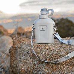 Stanley Classic Steel Canteen 1.1QT -Camping Equipment Store 17 40d7d696 12b1 4fe2 84cf 9fd60c1397cd