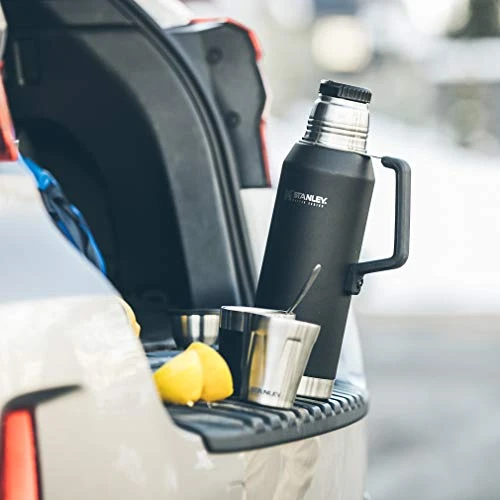 Stanley Master Unbreakable Thermal Bottle 9 Stanley Master Unbreakable Thermal Bottle - Image 9