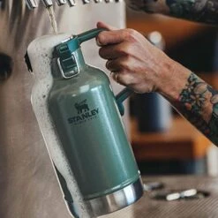 Stanley 32oz Classic Stainless Steel Vacuum Growler (Green) -Camping Equipment Store 91S9cNbGbIL. AC SX569 600x600 35c1869f 51a8 4015 a4ca 66ab50ef40b2
