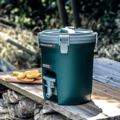 Stanley Adventure Water Jug 2 Gallon -Camping Equipment Store d6e1337afbd660455eb9477fbc04da71 600x600 6b273b4b b1e2 4698 9efc c33ddca65a34